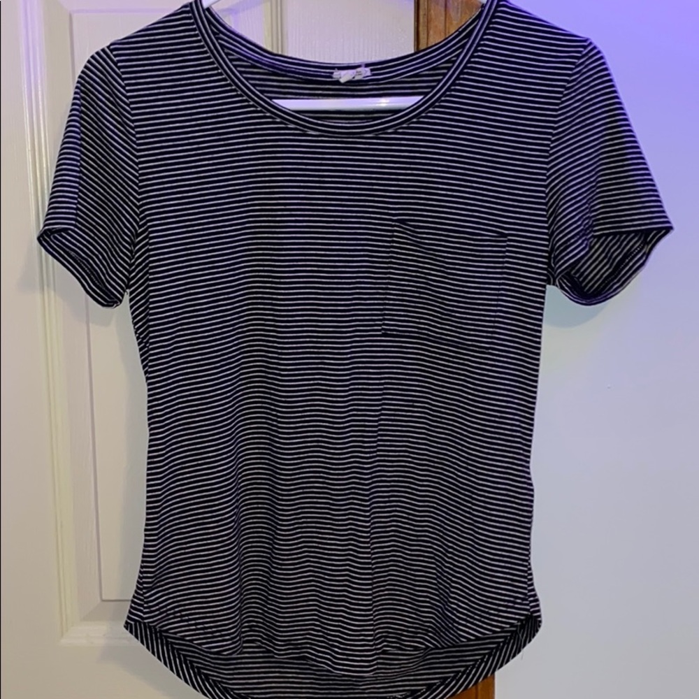 Garage striped tee with pocket